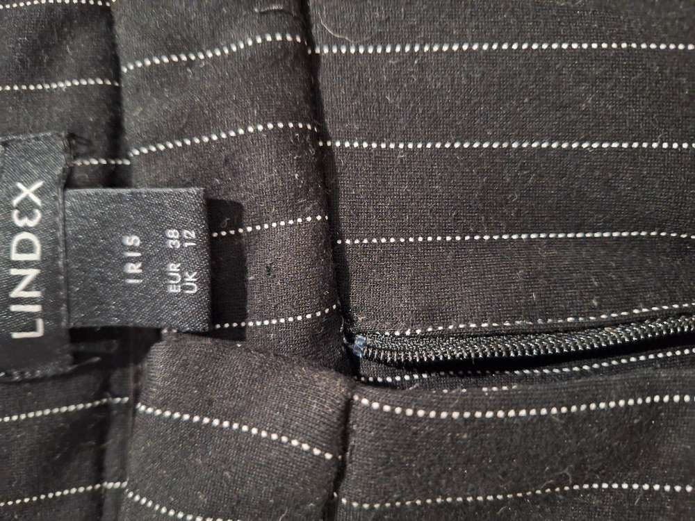 Buxur teinóttar Lindex 38