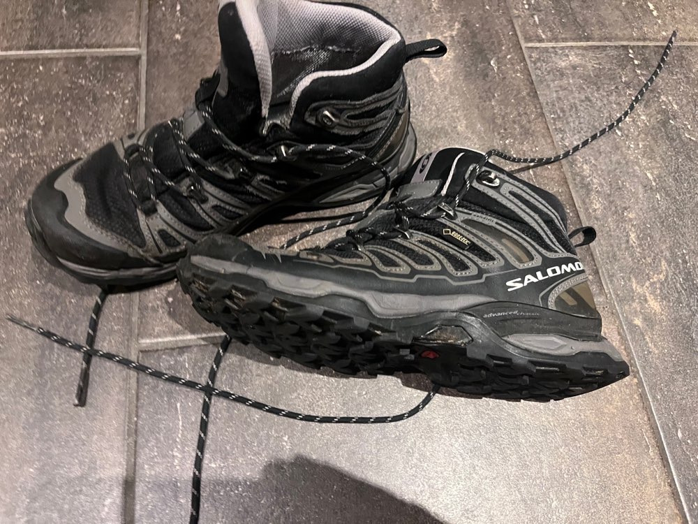 Tursko Salomon Goretex st. 38