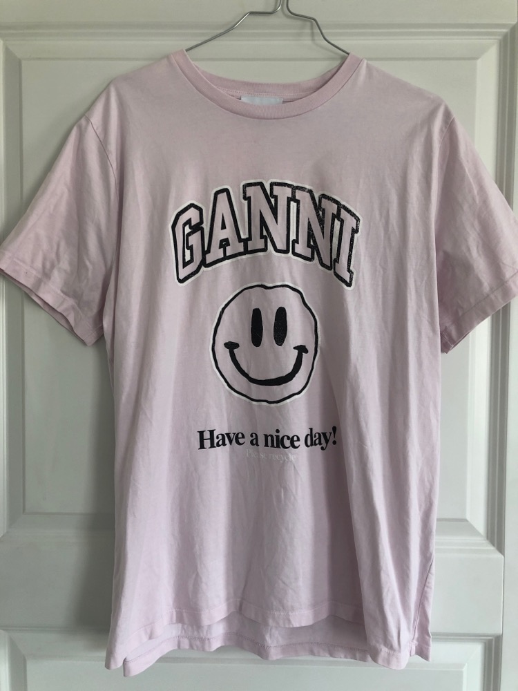Ganni t-shirt str. Medium