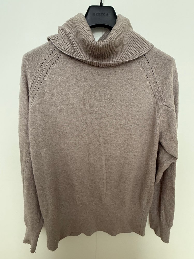 Reiss peysa m/rúllukraga L