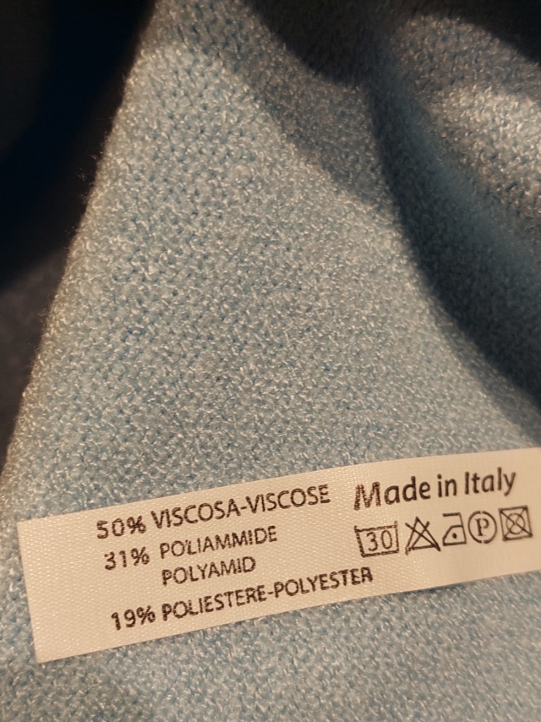 Ný blá peysa ca S