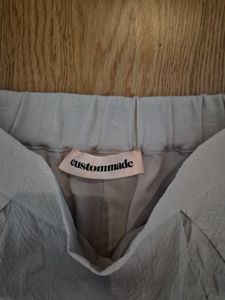 Costumade skjørt
