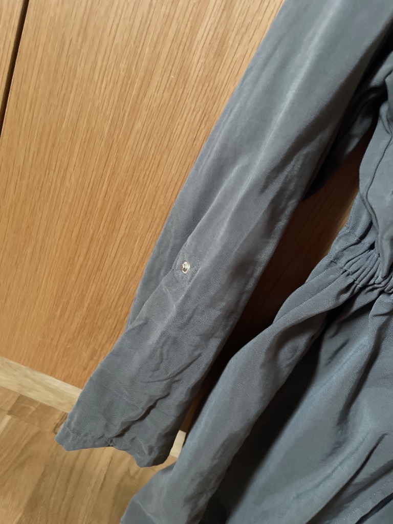 Army græn skyrta úr Zara
