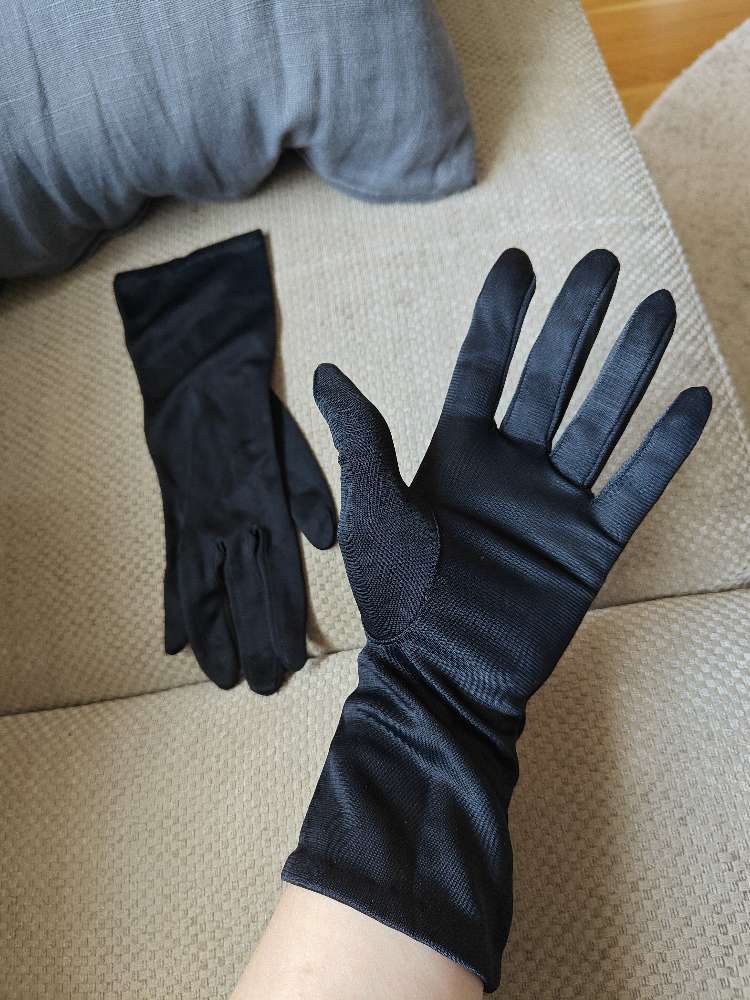 Mustat hansikkaat 7,5