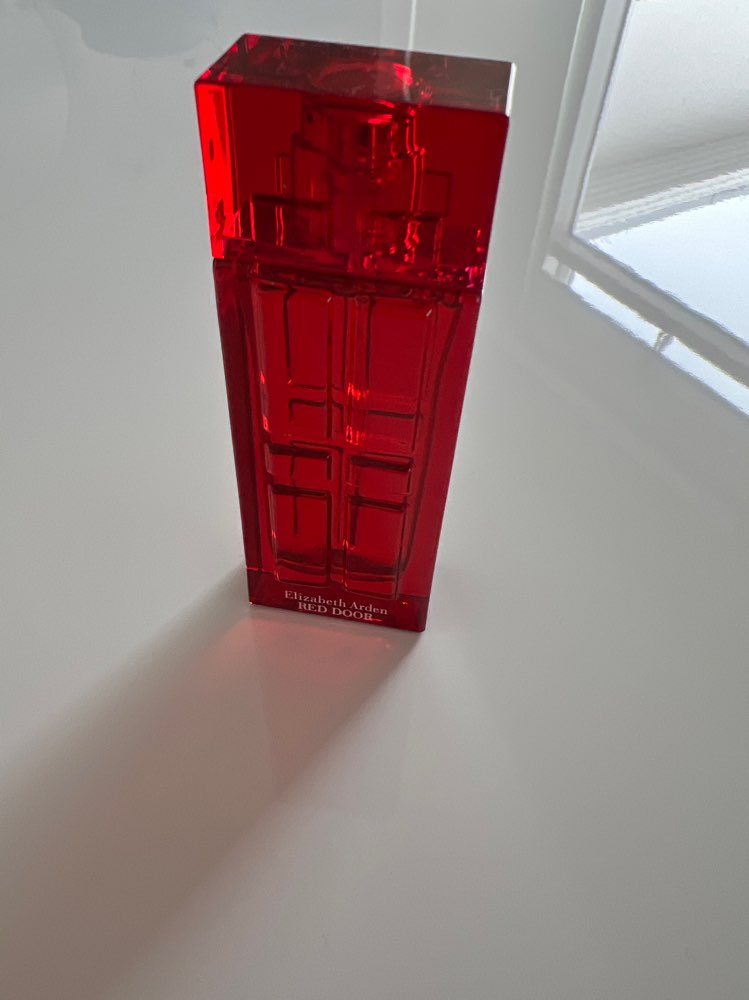 Elizabeth Arden red door parfume