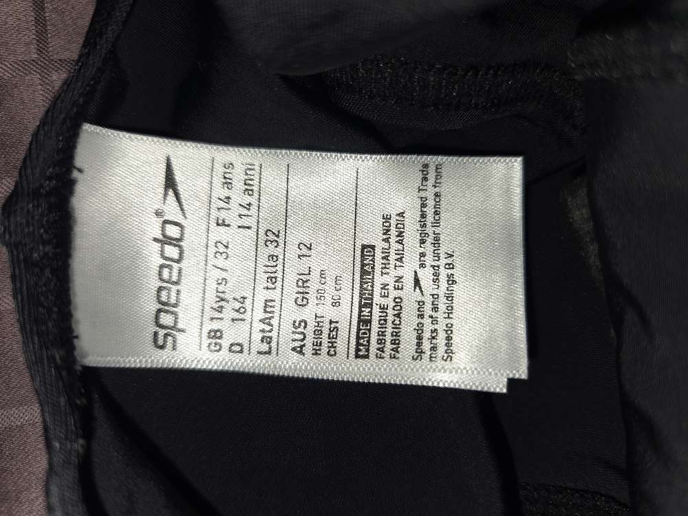 Speedo sundbolur st. 164 14ára