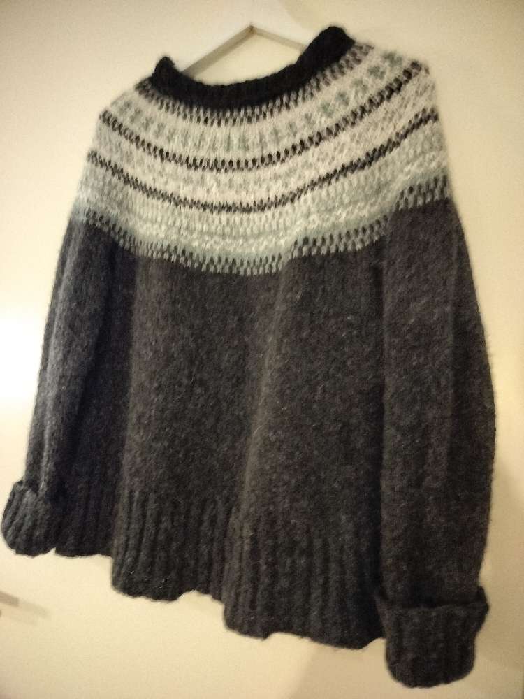 Itse tehty villapaita koko M/L