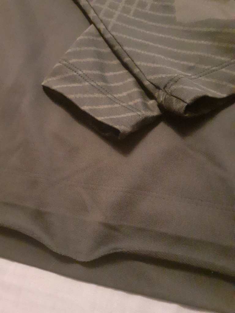 Nike peysa græn S