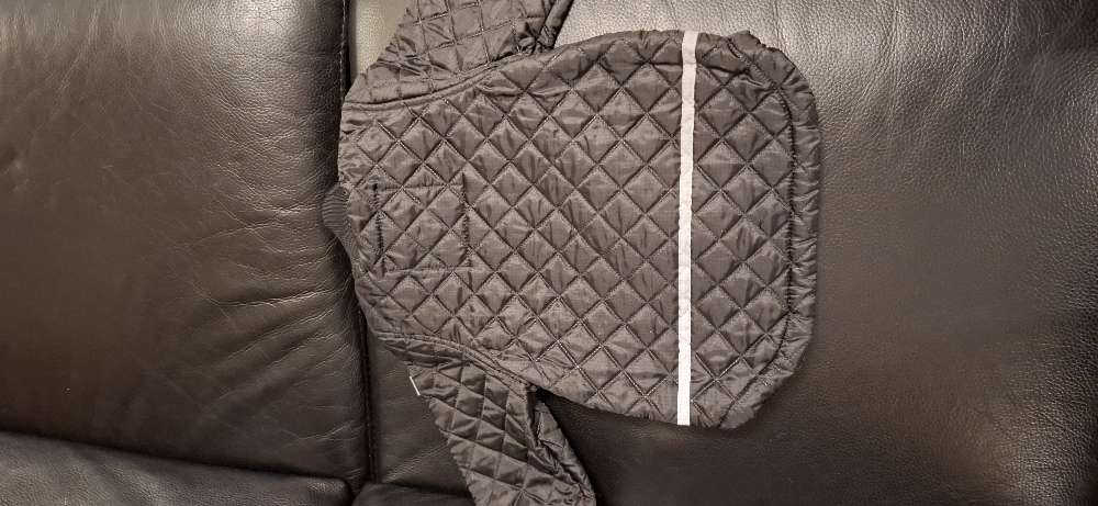 Mikk-line st. 80 svartur jakki