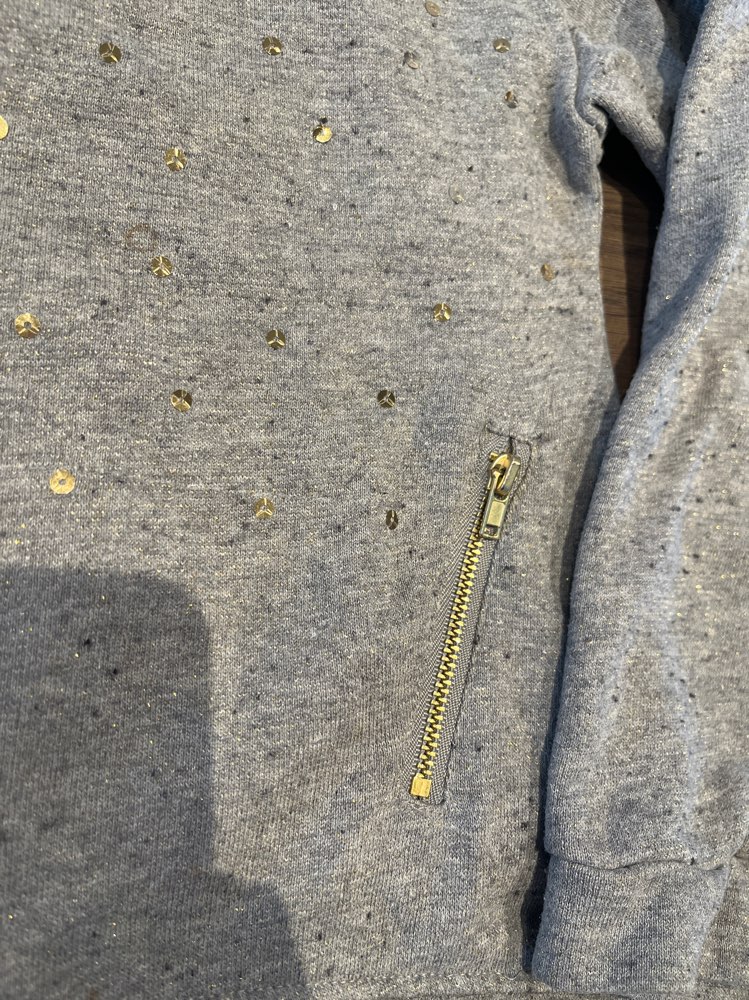 Hm peysa grá gull St 122/128