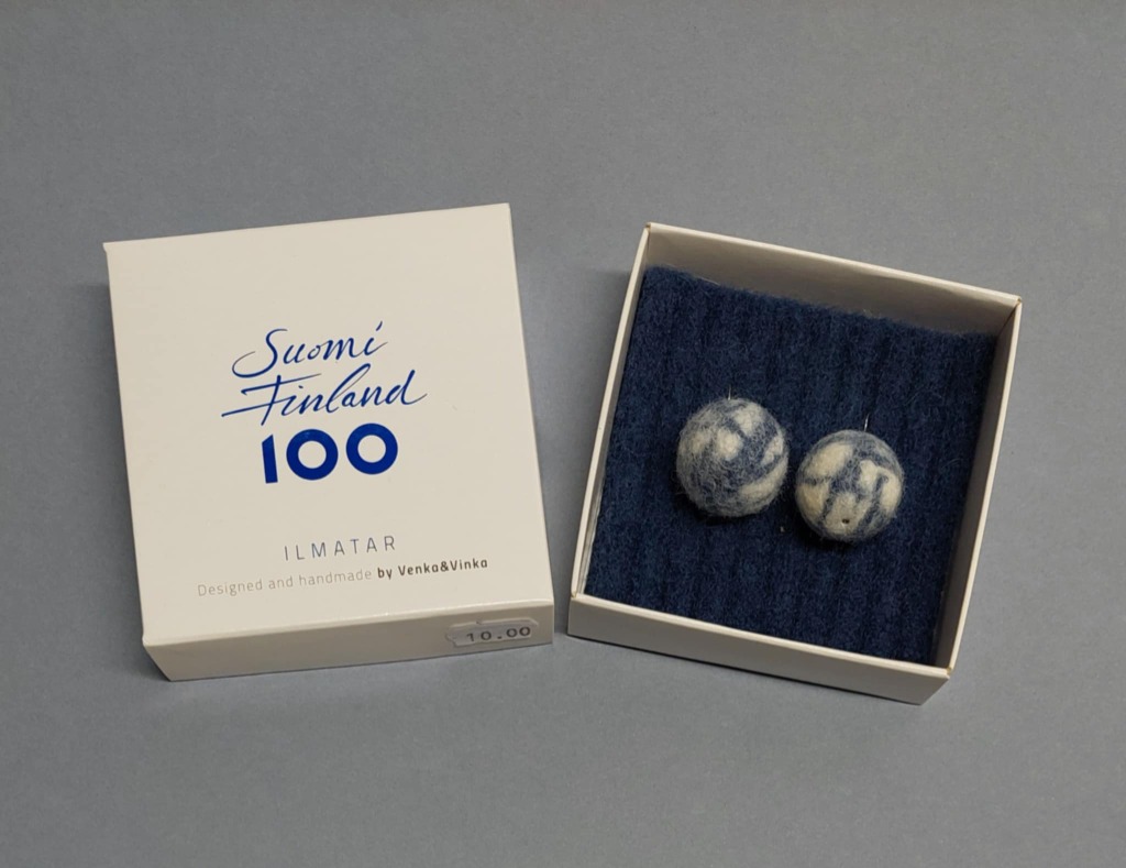 Suomi 100v huopapallo korvakorut 