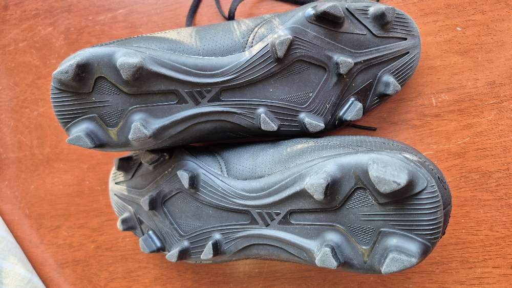 Predator adidas jalkapallok. Koko 40