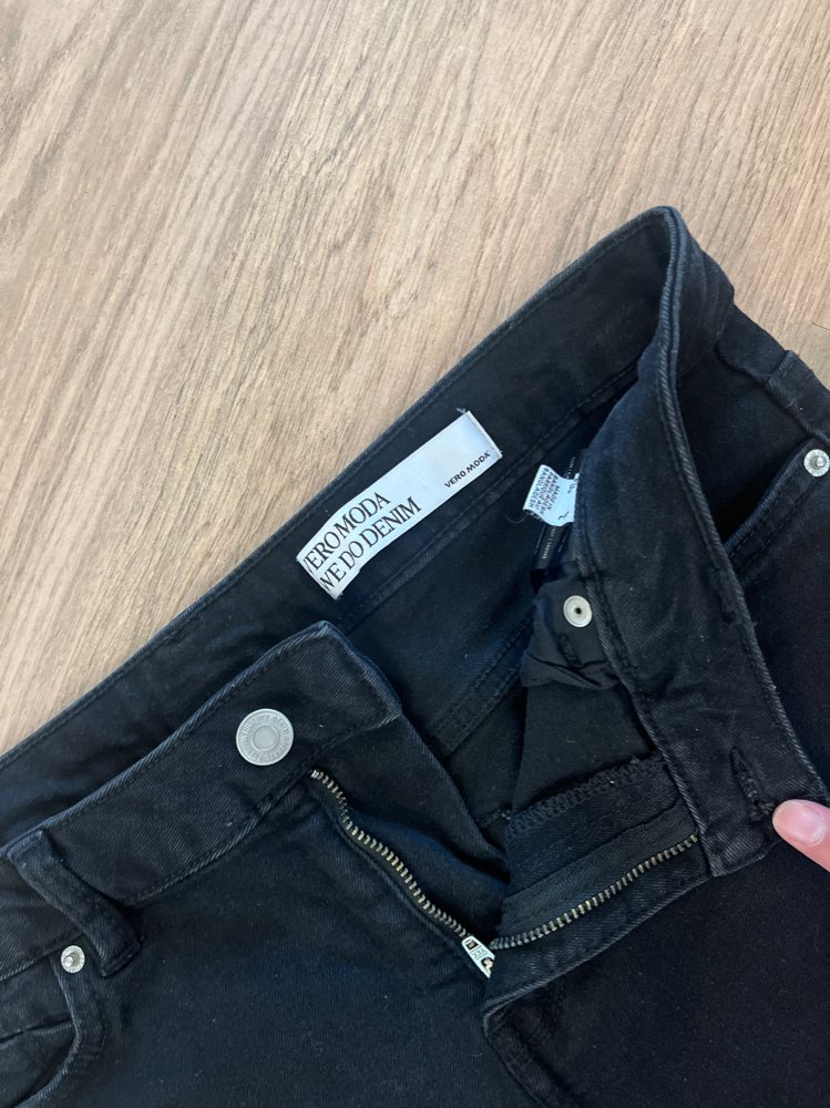 mustat farkkusortsit, veromoda, L