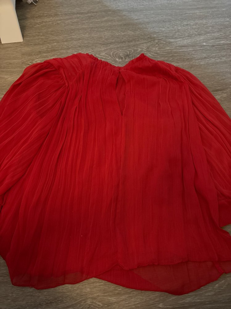 Punainen paita, Zara, S