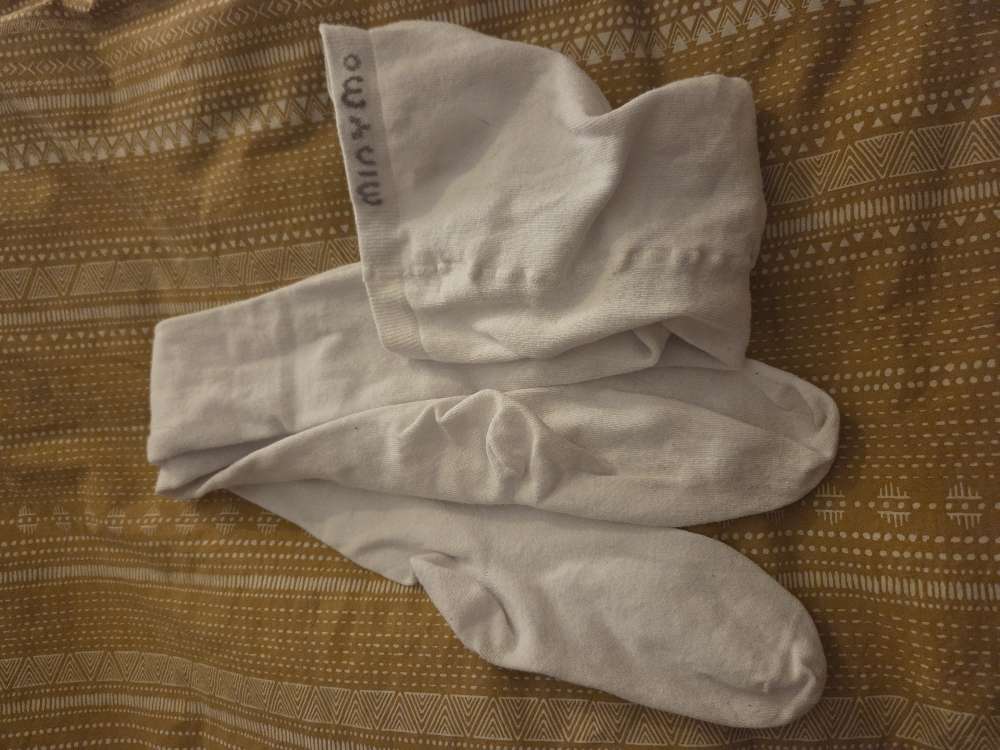 Hvitar sokkabuxur st. 140-146 muny mo