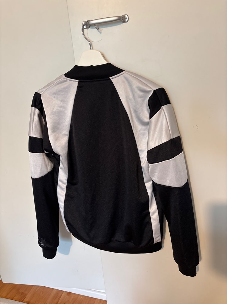 Adidas verkkatakki XL