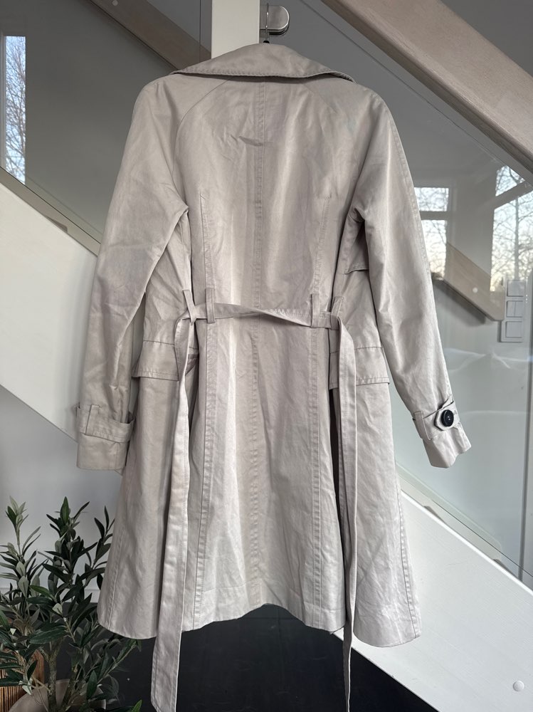 Zara vaalea trenssi S