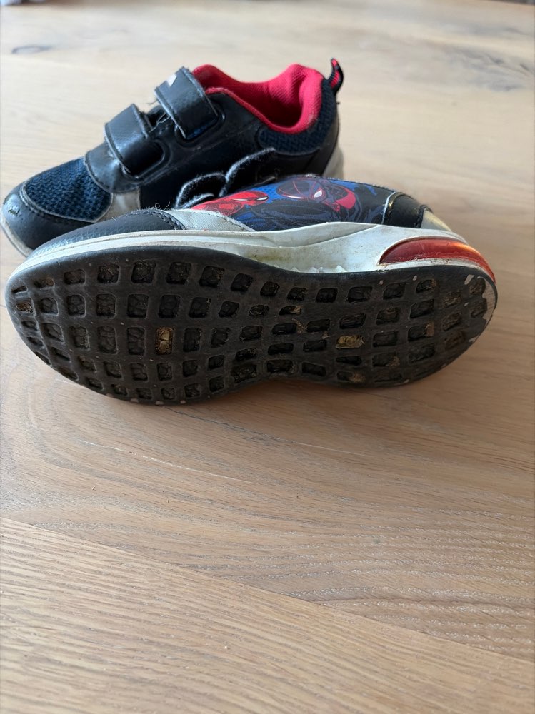 Spiderman skór st 25