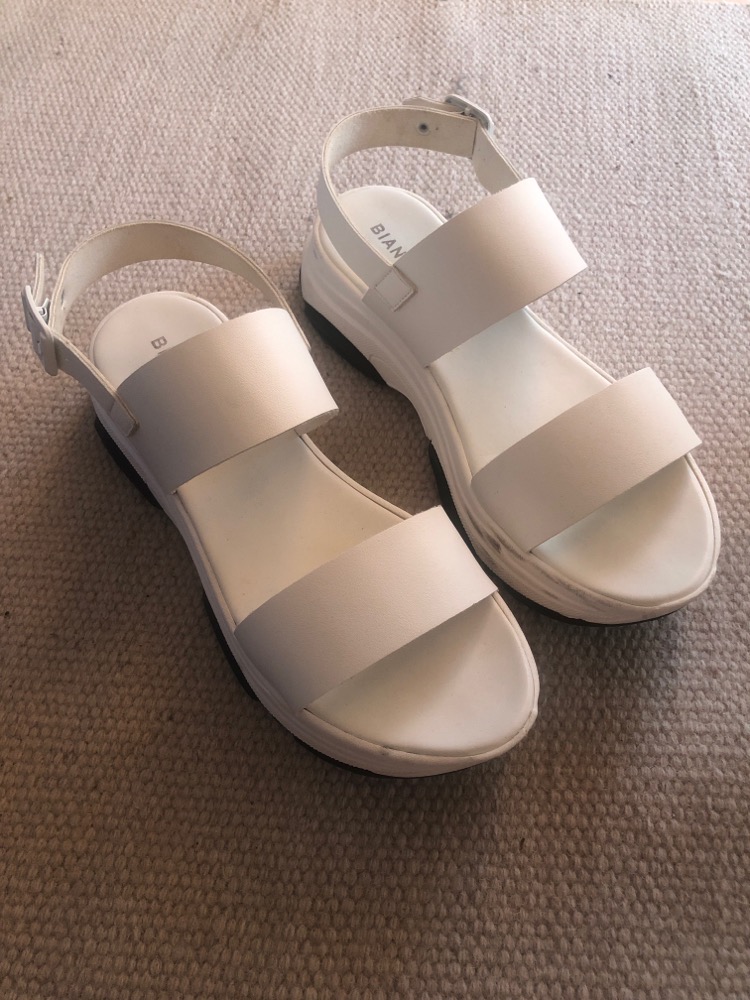 Bianco sandaler