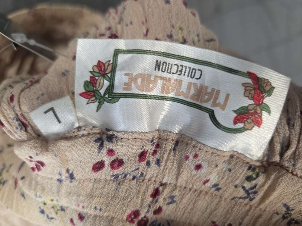 Pitkä beige kukkahame L