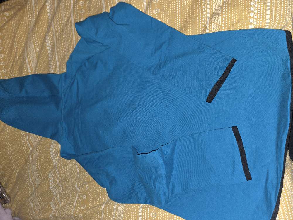 M fitness tennd peysa st. 13-14 ára