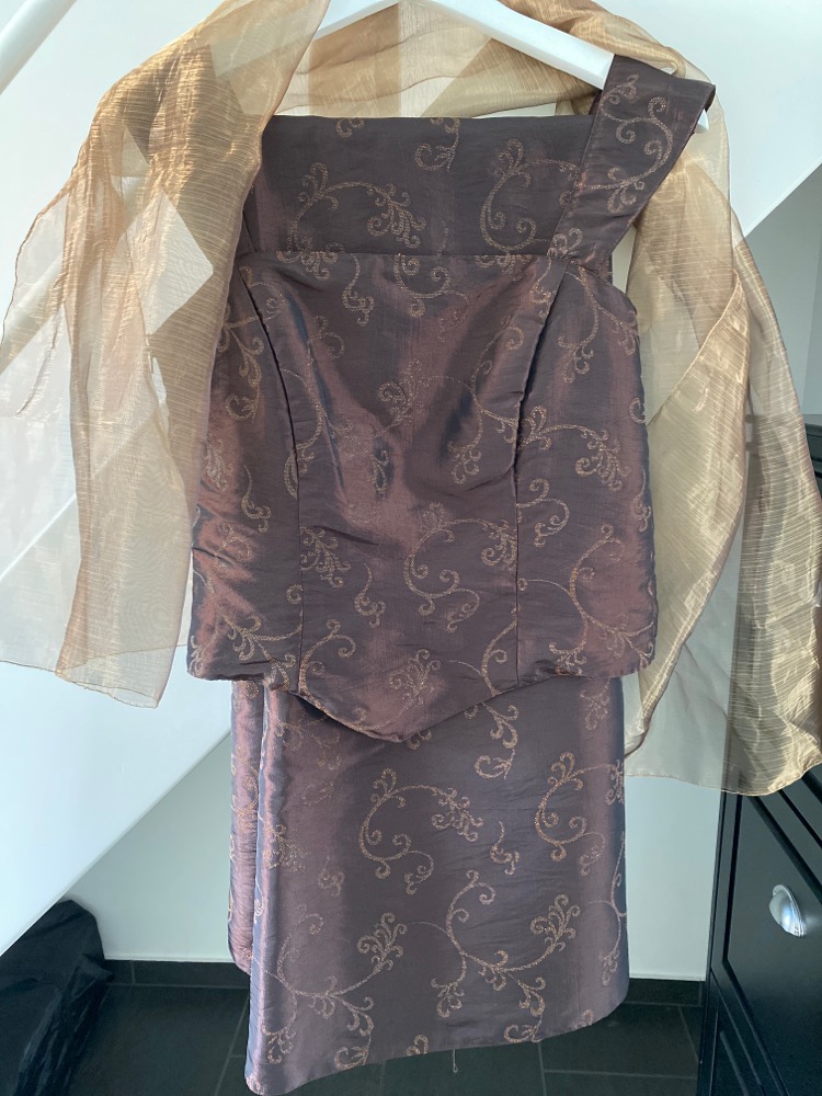Todelt lang kjole brun med sjal str. M/L