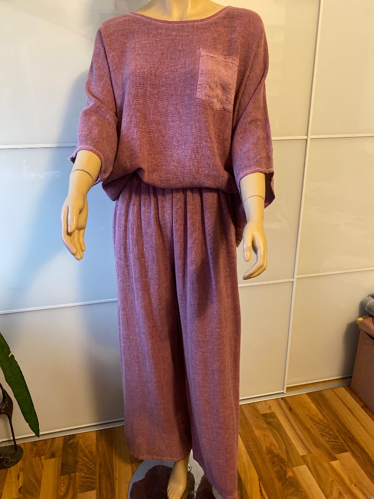 Nytt sett ( linen) med bluse og bukse
