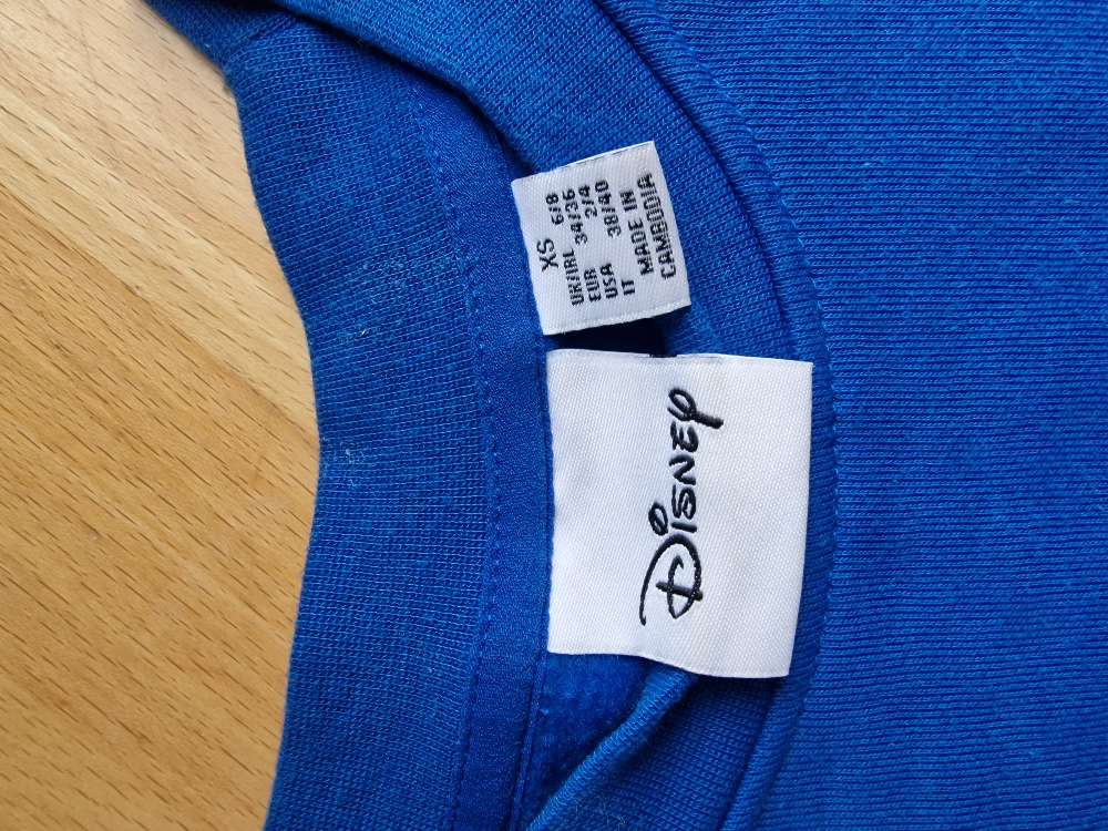 Blue stitch Peysa