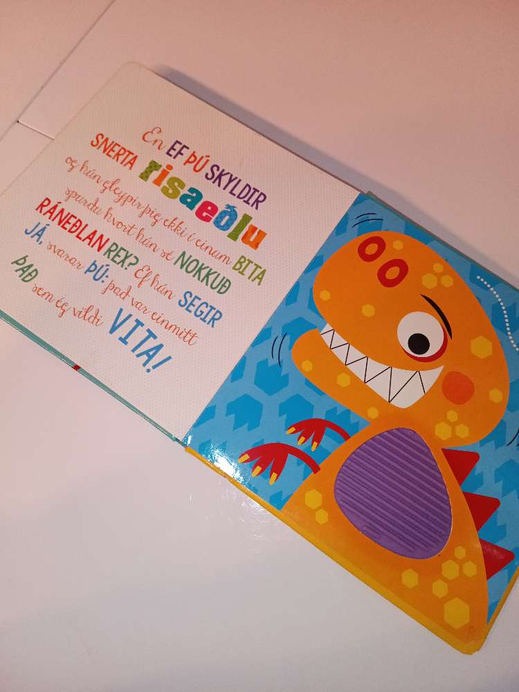 Harðspjalda bók með gúmmísnertiflötum