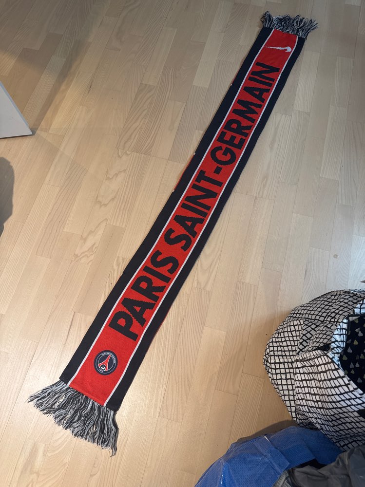 PSG kaulahuivi