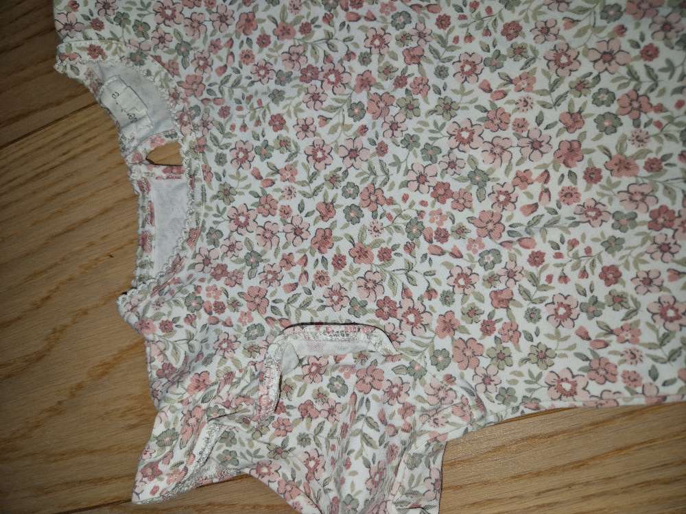 Str98/104 blomstrete Newbie genser