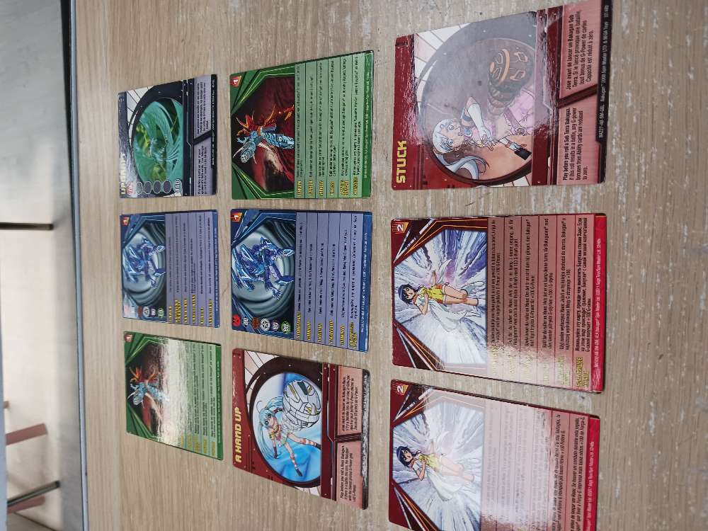Bakugan pallot ja kortit