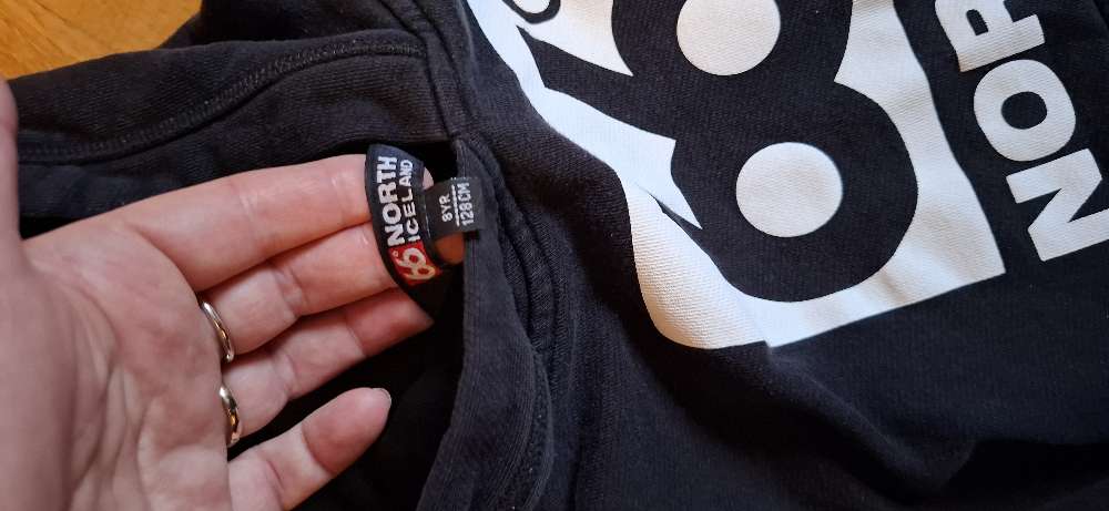 St. 128 66 norður hettupeysa