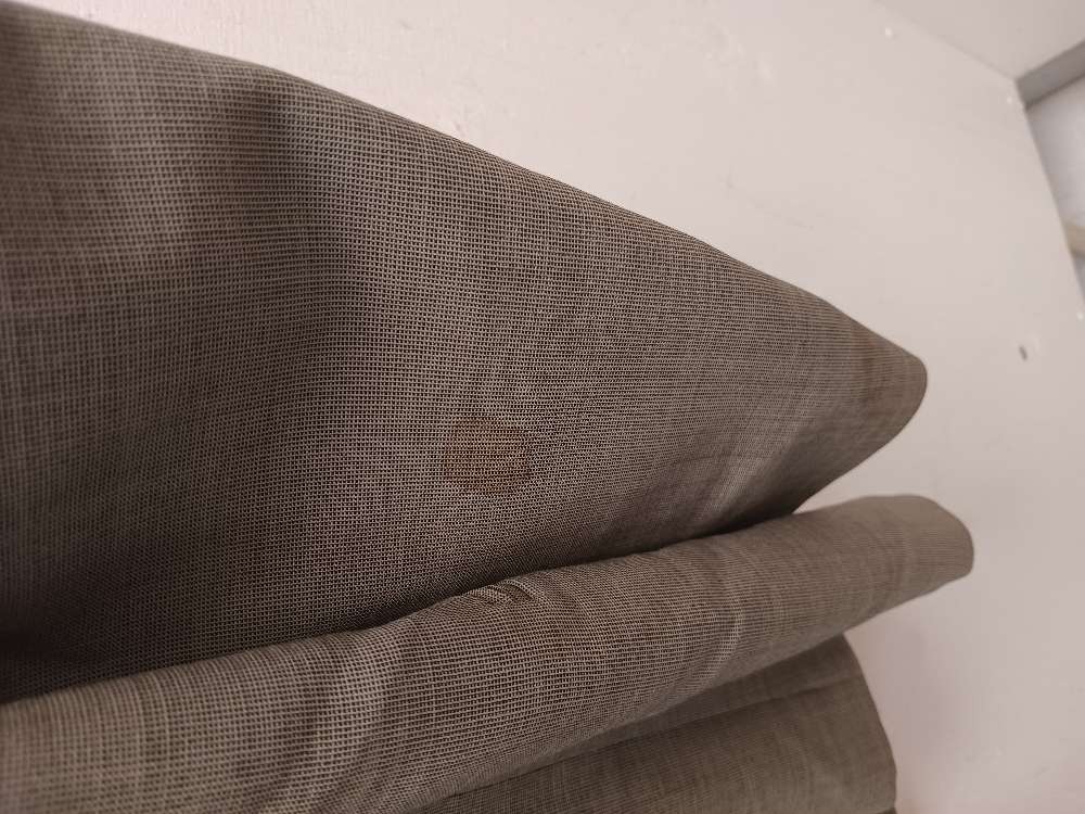 Hilton vaaleanharmaa puku L