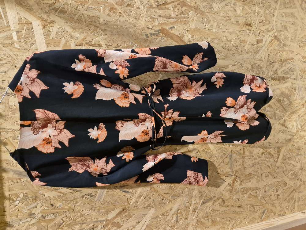 Jumpsuit mørkeblå blomsterprint str. 40