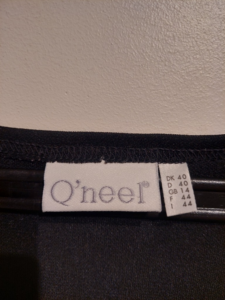Q'neel svartur kjóll 40