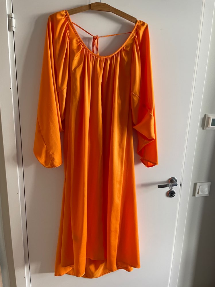 Oransje kjole, H&M