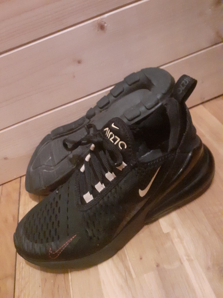 Nike Air Max 270 skór 37,5